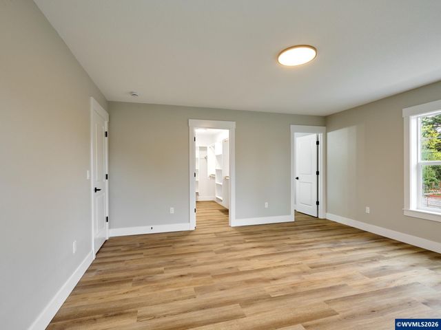818 Pine St, Silverton, OR 97381