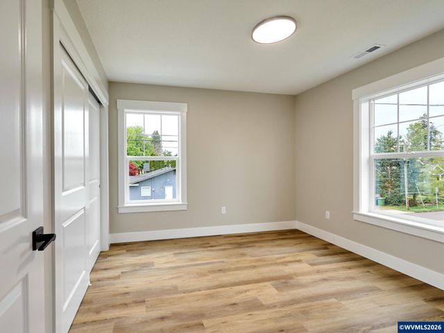 818 Pine St, Silverton, OR 97381