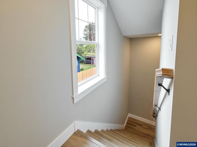 818 Pine St, Silverton, OR 97381