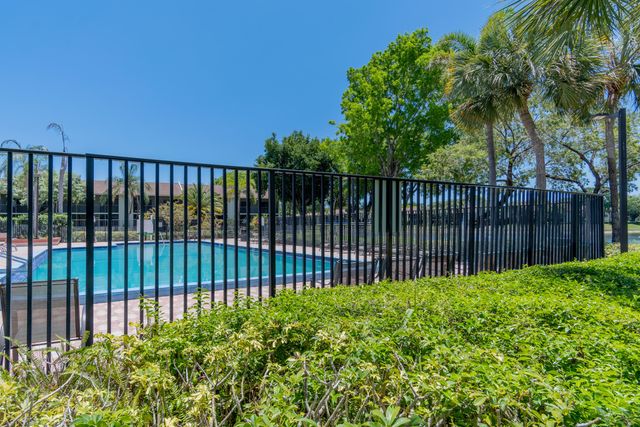 1272 S Military Trail 313, Deerfield Beach, FL 33442