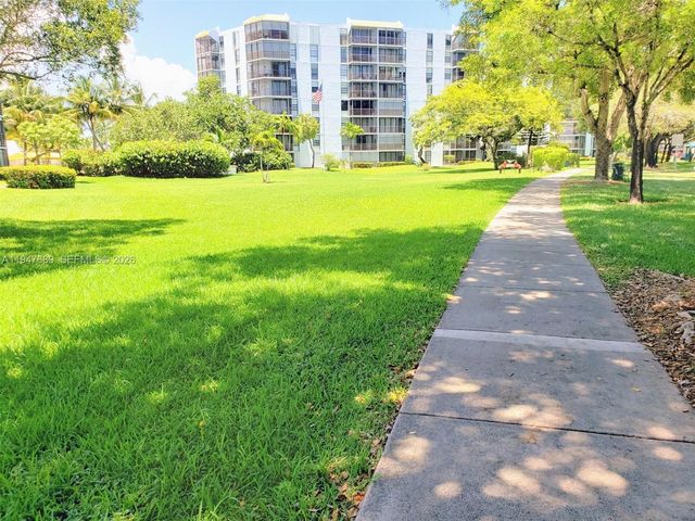 3101 N Country Club Drive 101, Aventura, FL 33180