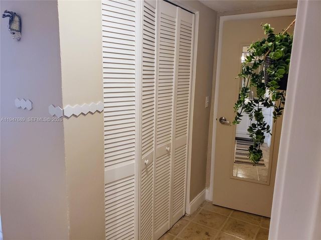 3101 N Country Club Drive 101, Aventura, FL 33180