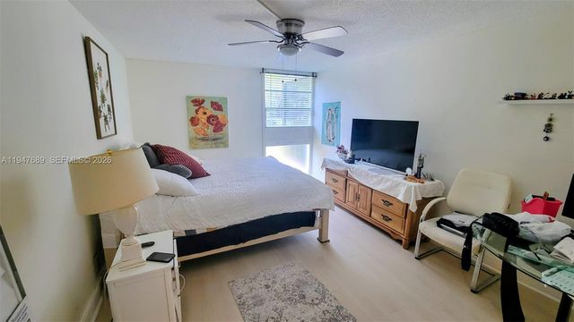 3101 N Country Club Drive 101, Aventura, FL 33180