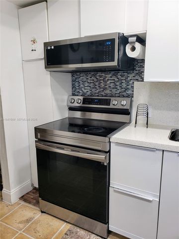 3101 N Country Club Drive 101, Aventura, FL 33180