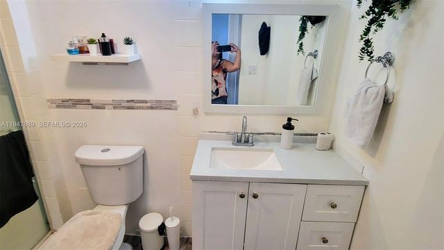 3101 N Country Club Drive 101, Aventura, FL 33180