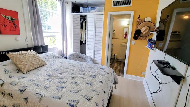3101 N Country Club Drive 101, Aventura, FL 33180