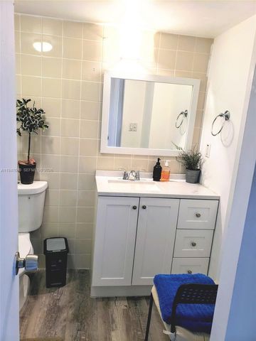 3101 N Country Club Drive 101, Aventura, FL 33180