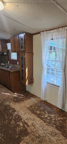 638 Hughart Drive, Charleston, WV 25320