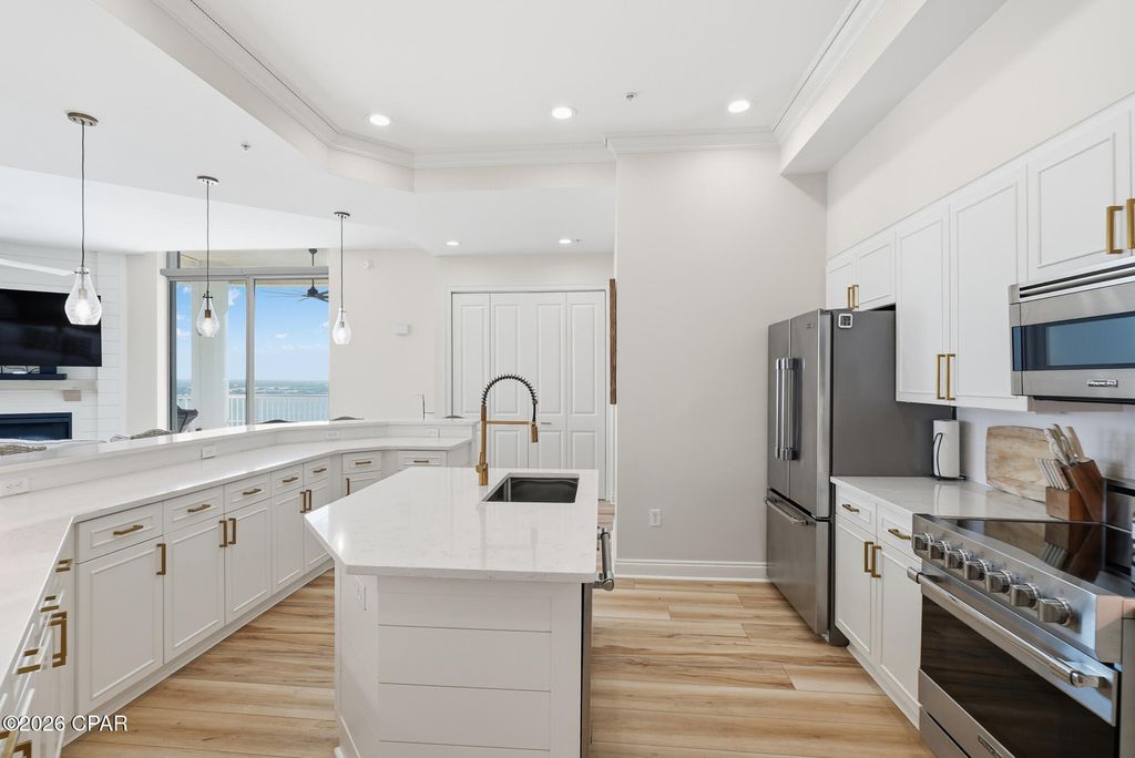 Image 14 of property listing at 6422 W U.S. 98 1505, Panama City Beach, FL 32407