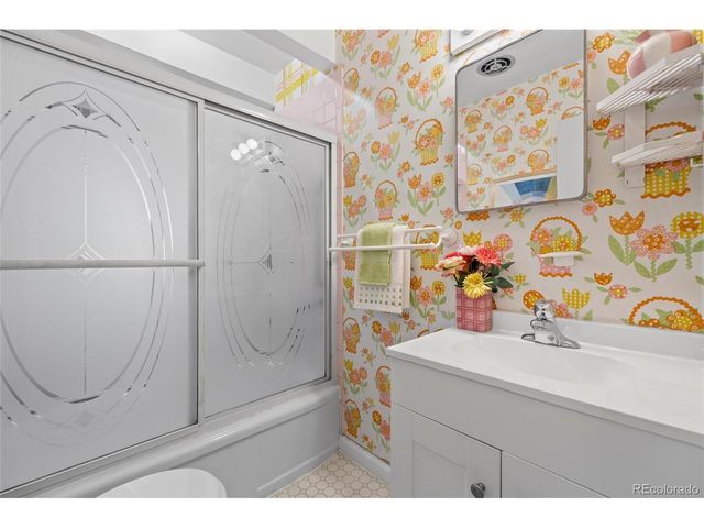 385 S Kearney St, Denver, CO 80224