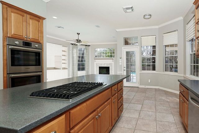 71 Ivory Moon Place, The Woodlands, TX 77381