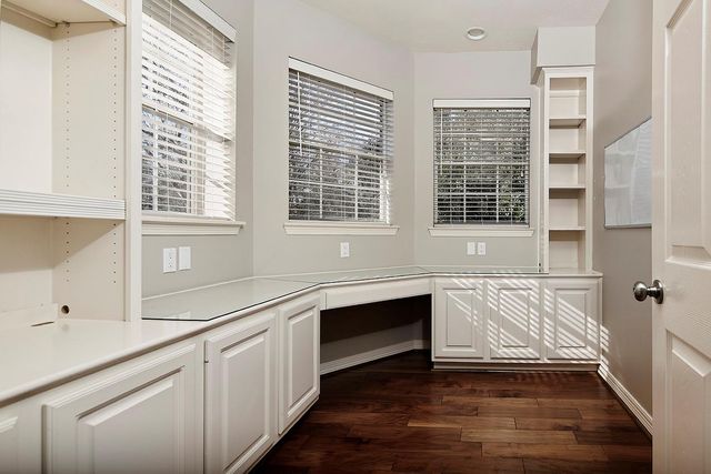 71 Ivory Moon Place, The Woodlands, TX 77381