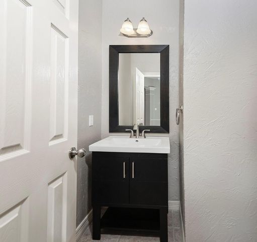 71 Ivory Moon Place, The Woodlands, TX 77381