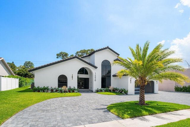 1598 SW 17th Street, Boca Raton, FL 33486