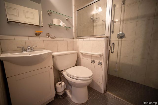 4355 LAPEER Road, Burton, MI 48509