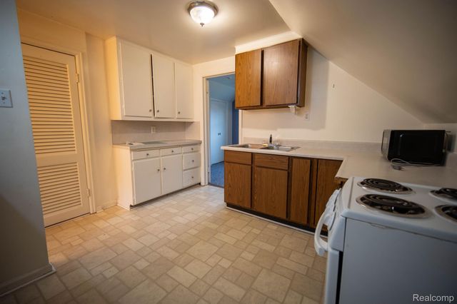 4355 LAPEER Road, Burton, MI 48509
