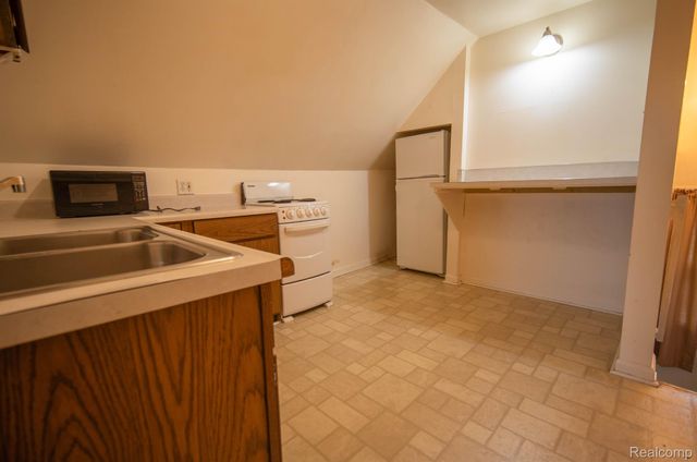 4355 LAPEER Road, Burton, MI 48509