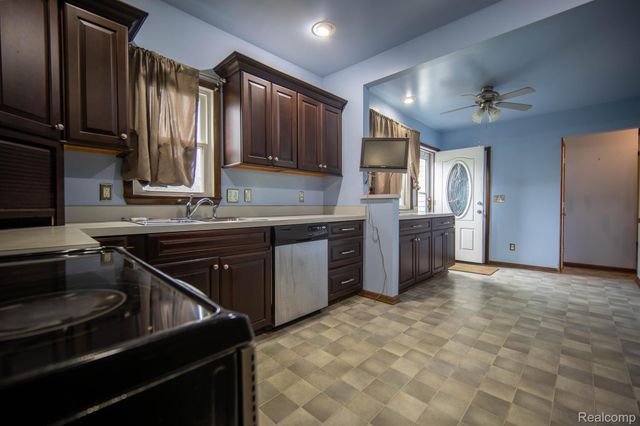 4355 LAPEER Road, Burton, MI 48509