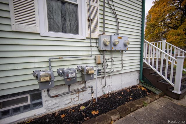 4355 LAPEER Road, Burton, MI 48509