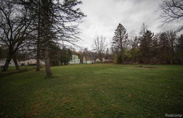 4355 LAPEER Road, Burton, MI 48509