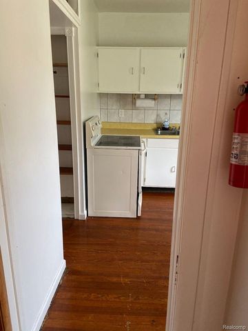 4355 LAPEER Road, Burton, MI 48509