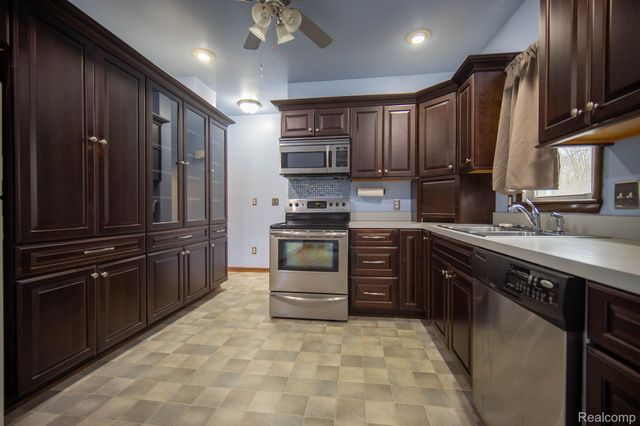 4355 LAPEER Road, Burton, MI 48509