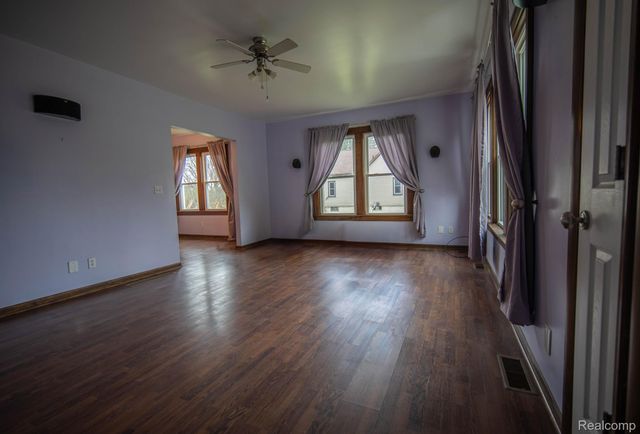 4355 LAPEER Road, Burton, MI 48509