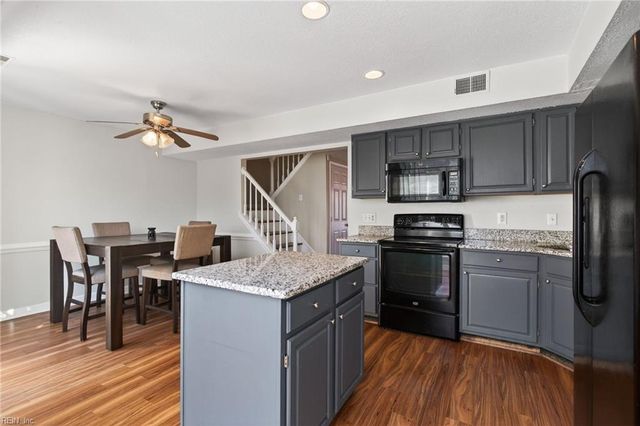 305 Derby RN, Yorktown, VA 23693