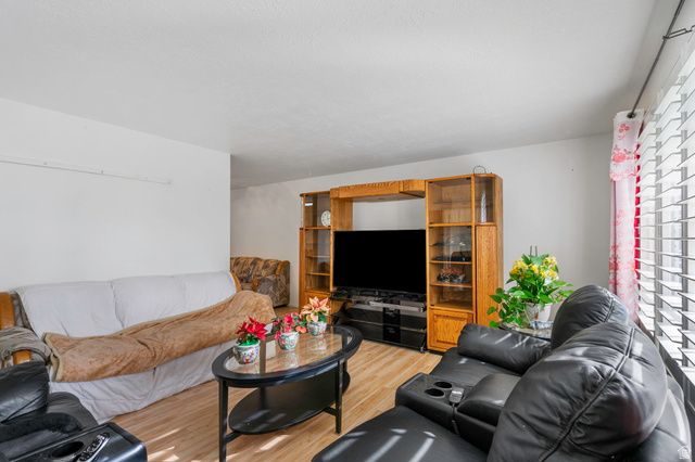 753 S 300 E, Layton, UT 84041