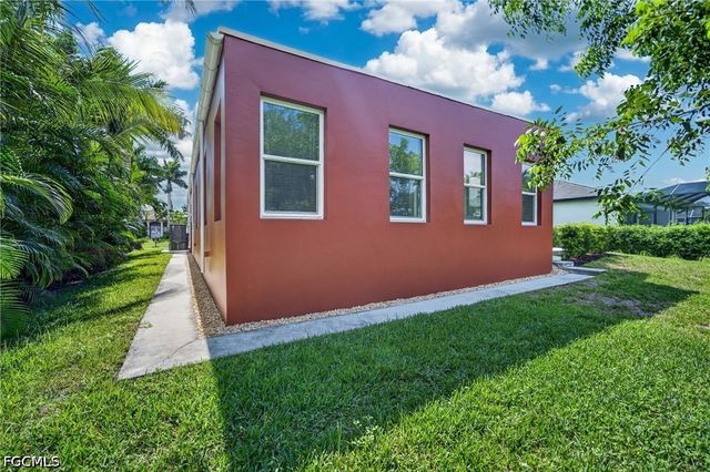 5217 SW 24th PL, Cape Coral, FL 33914