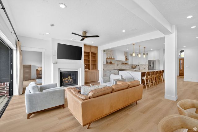 10215 N 6960 W, Highland, UT 84003