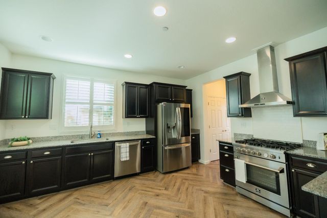 2204 Gallery Dr, Riverbank, CA 95367