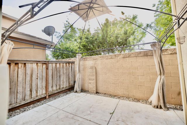 2204 Gallery Dr, Riverbank, CA 95367