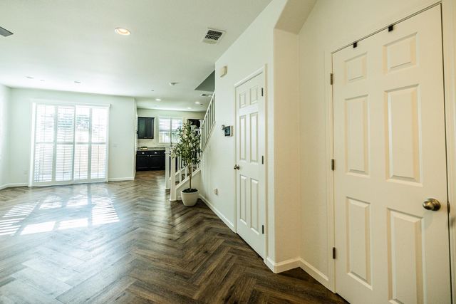 2204 Gallery Dr, Riverbank, CA 95367