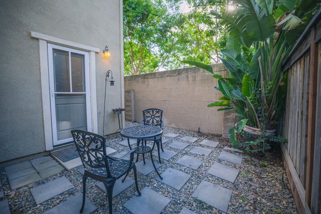 2204 Gallery Dr, Riverbank, CA 95367