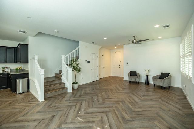 2204 Gallery Dr, Riverbank, CA 95367