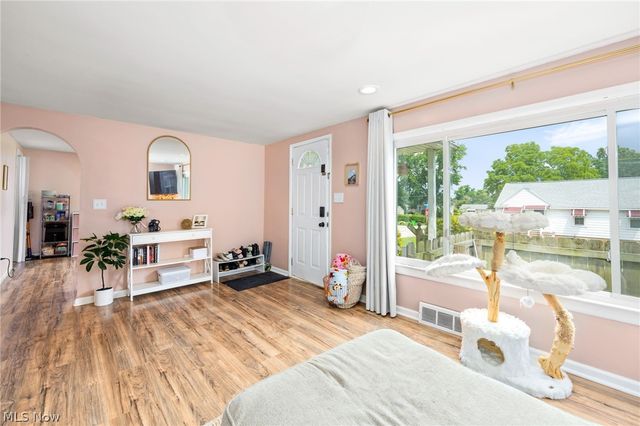 516 Franklin Avenue, Barberton, OH 44203
