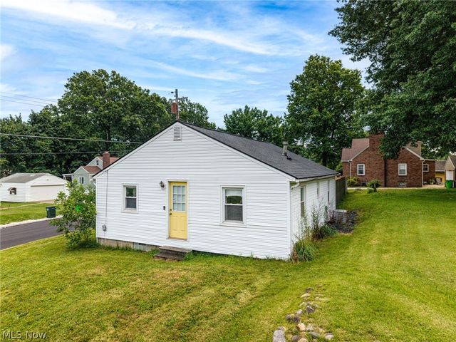 516 Franklin Avenue, Barberton, OH 44203