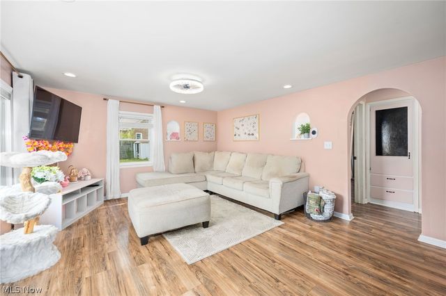 516 Franklin Avenue, Barberton, OH 44203