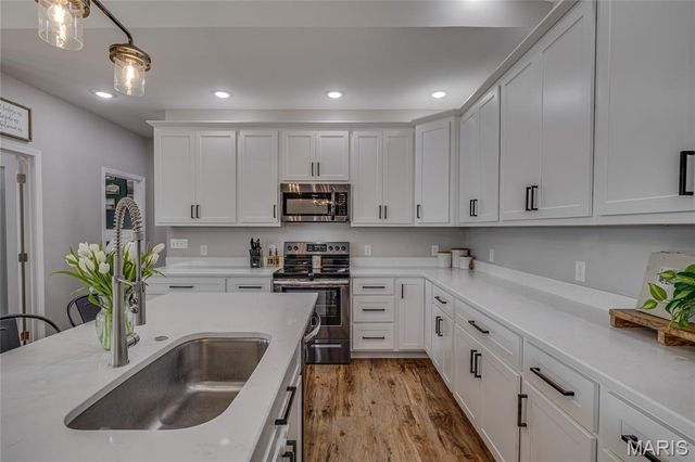 718 Deerfield Lane, Farmington, MO 63640