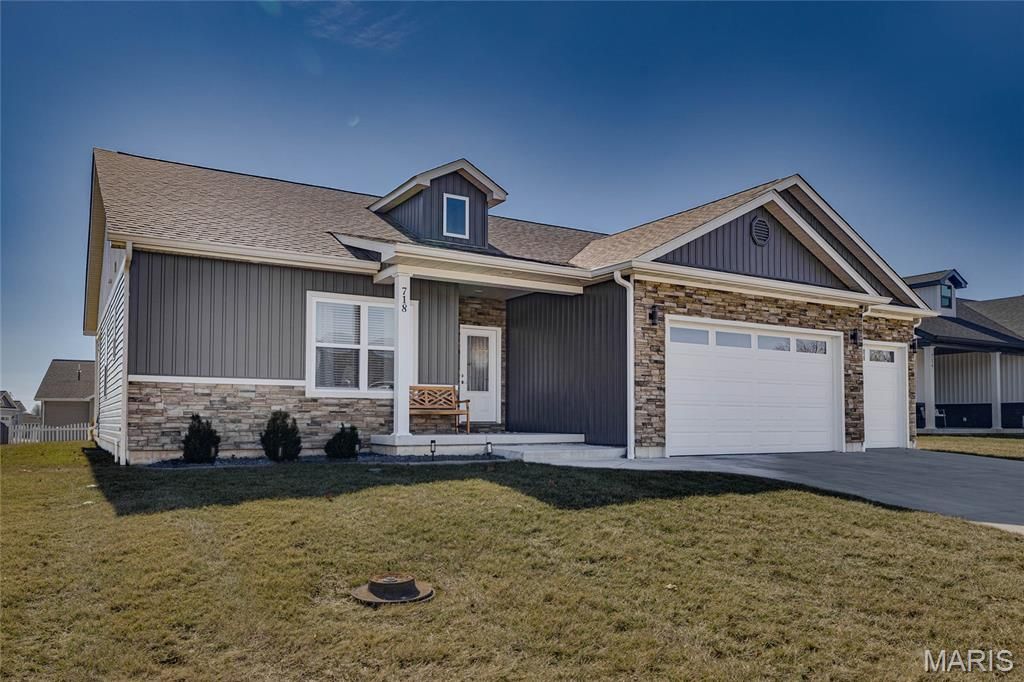 718 Deerfield Lane, Farmington, MO 63640