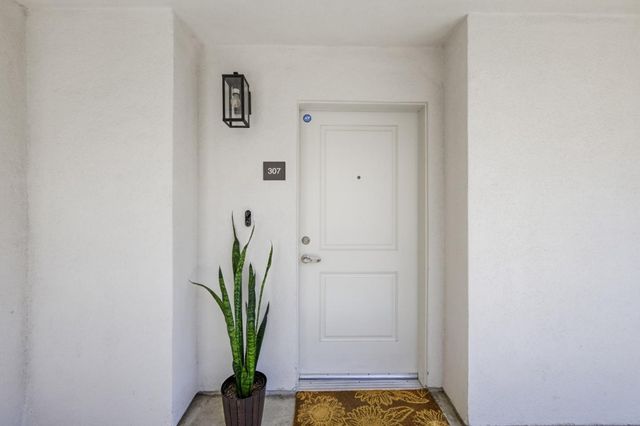 1048 Monroe Street 307, Santa Clara, CA 95050