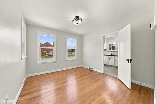 16001 Collingham Drive, Detroit, MI 48205