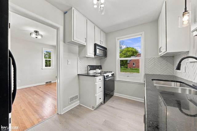 16001 Collingham Drive, Detroit, MI 48205