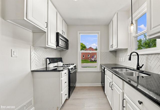 16001 Collingham Drive, Detroit, MI 48205