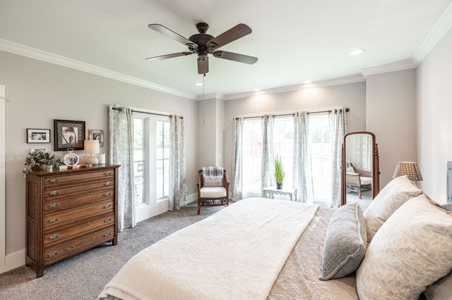 1151 Rogana Rd, Bethpage, TN 37022