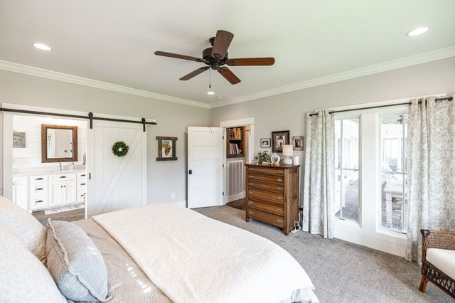 1151 Rogana Rd, Bethpage, TN 37022