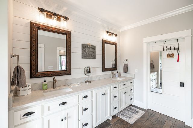 1151 Rogana Rd, Bethpage, TN 37022