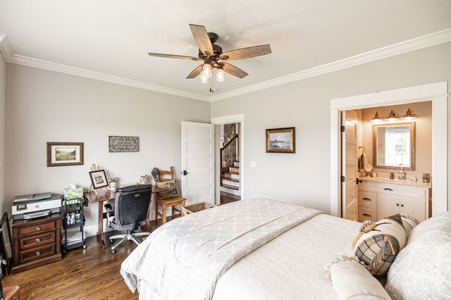 1151 Rogana Rd, Bethpage, TN 37022