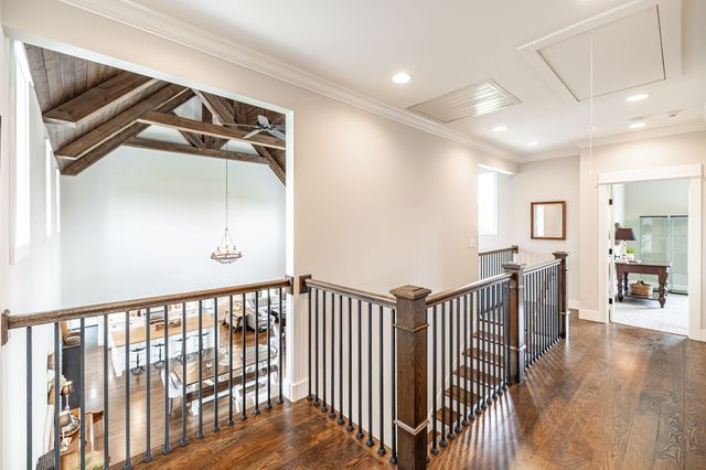 1151 Rogana Rd, Bethpage, TN 37022